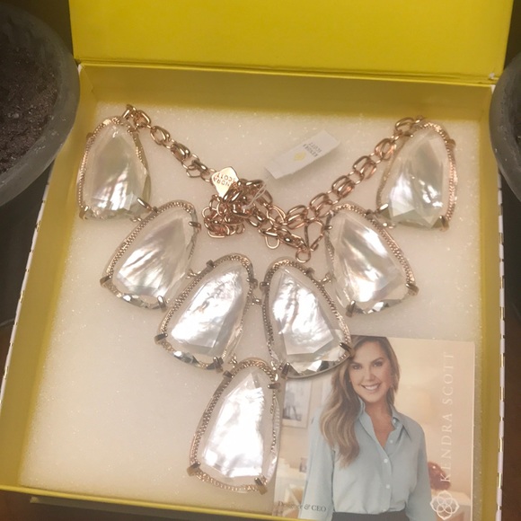 Kendra Scott Jewelry - NWT Kendra Scott RG Harlow Necklace in Ivory Pearl
